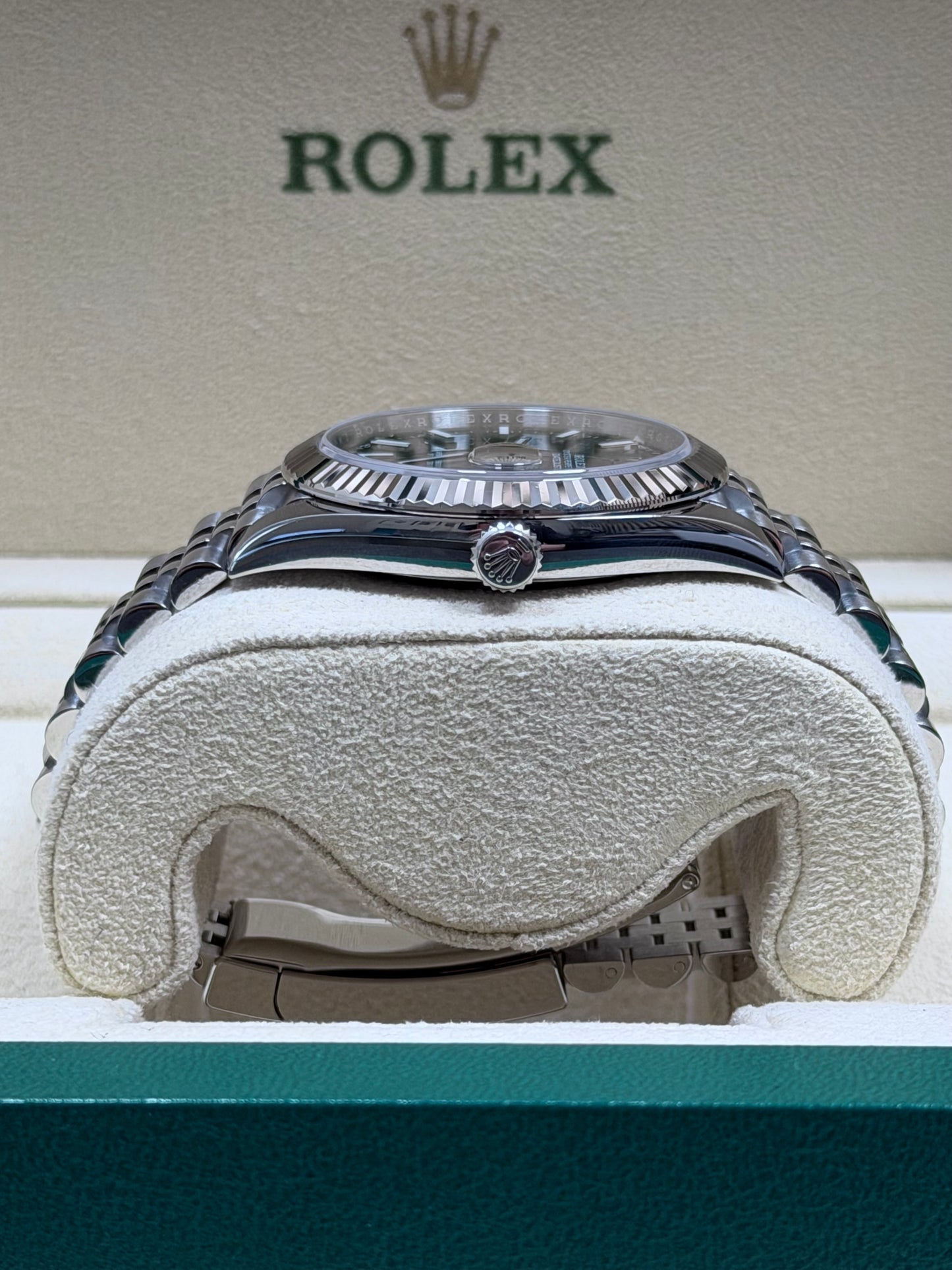 Rolex Datejust 41 126334 Schwarz / 2024 / Full Set / Top Zustand