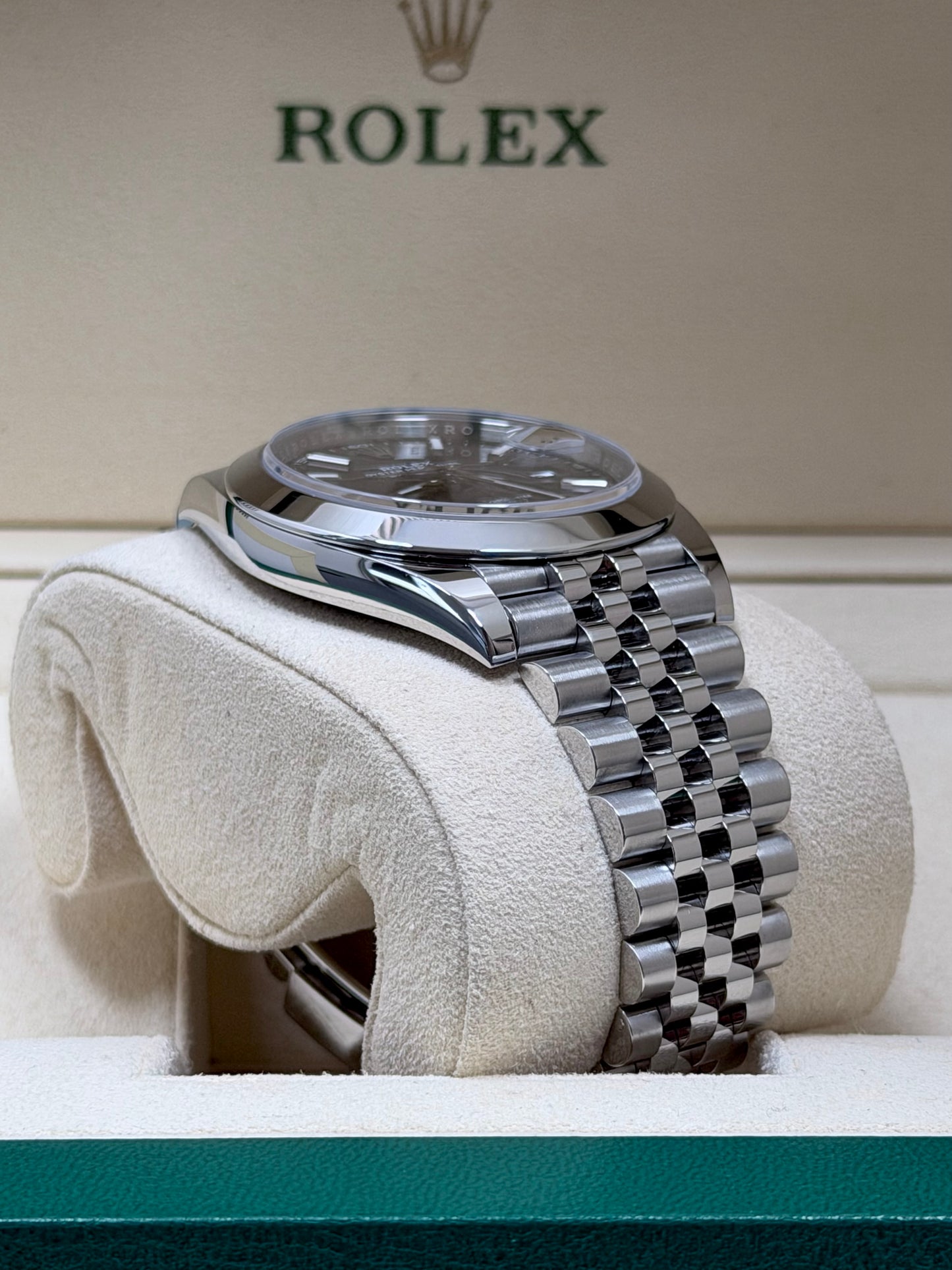 Rolex Datejust 41 126300 Schwarz / 2018 / Full Set / Sehr gut