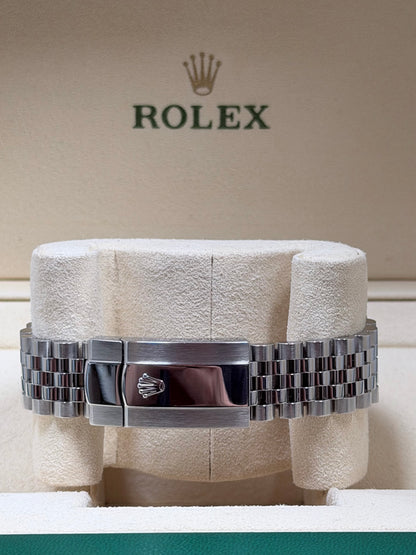 Rolex Datejust 41 126300 Schwarz / 2018 / Full Set / Sehr gut
