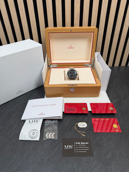 Omega Speedmaster Mondphase / 2025 / Full Set / Neuwertig