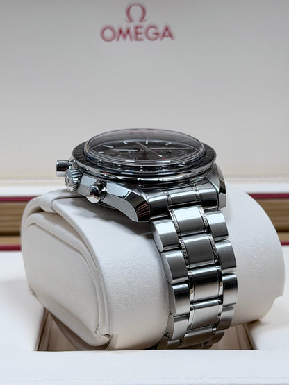 Omega Speedmaster Mondphase / 2025 / Full Set / Neuwertig