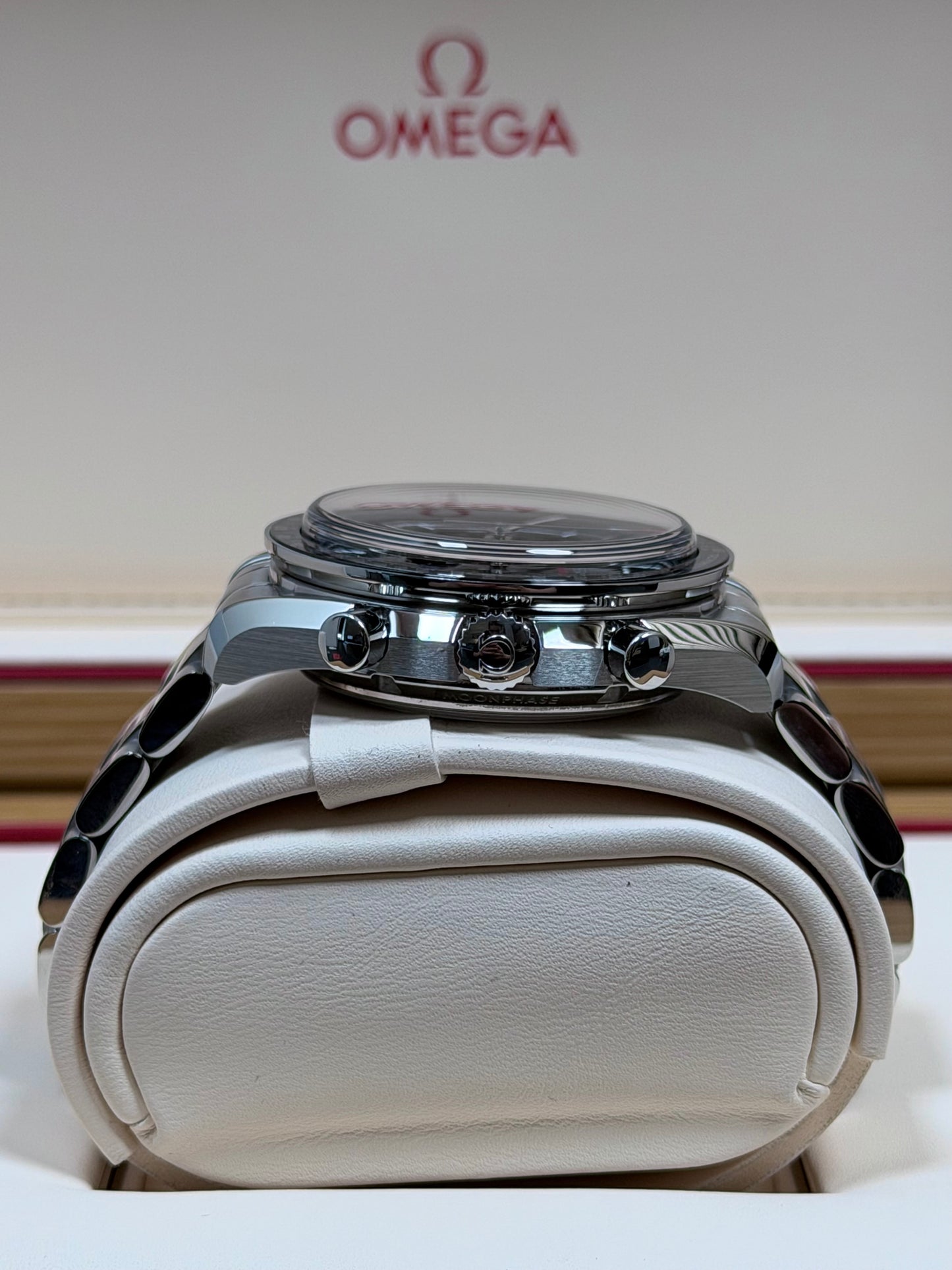 Omega Speedmaster Mondphase / 2025 / Full Set / Neuwertig