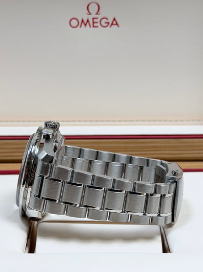 Omega Speedmaster Mondphase / 2025 / Full Set / Neuwertig