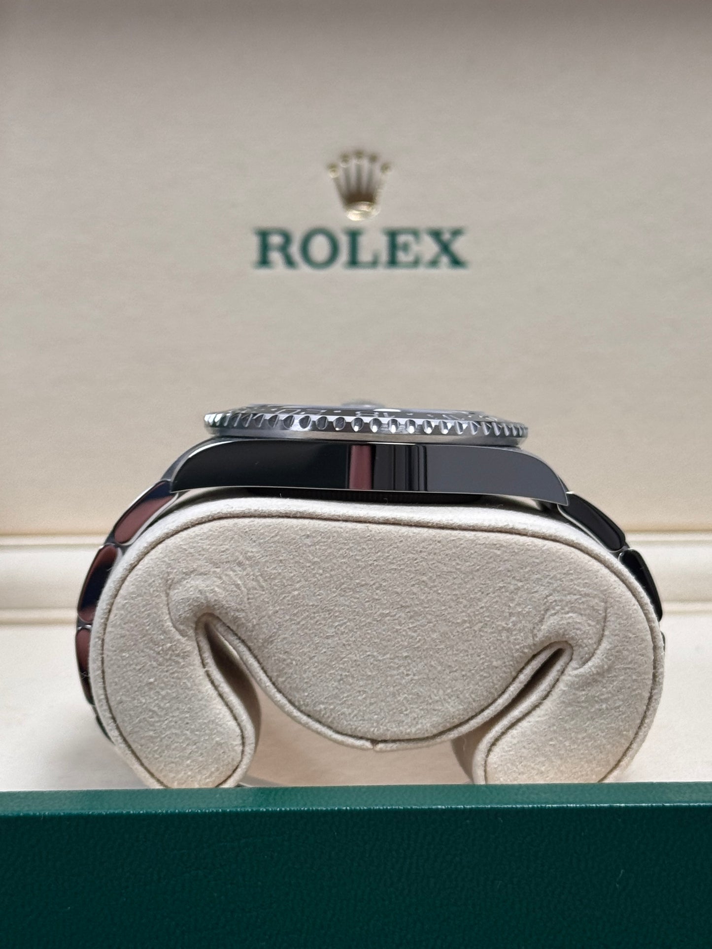Rolex GMT Master 2 "Bruce Wayne" 126710GRNR / 2025 / Full Set / Ungetragen