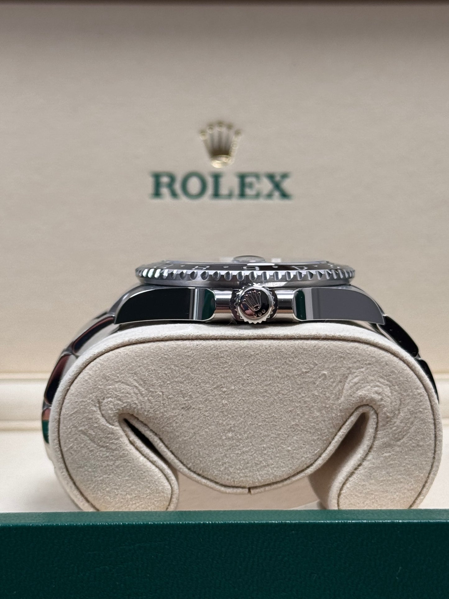 Rolex GMT Master 2 "Bruce Wayne" 126710GRNR / 2025 / Full Set / Ungetragen