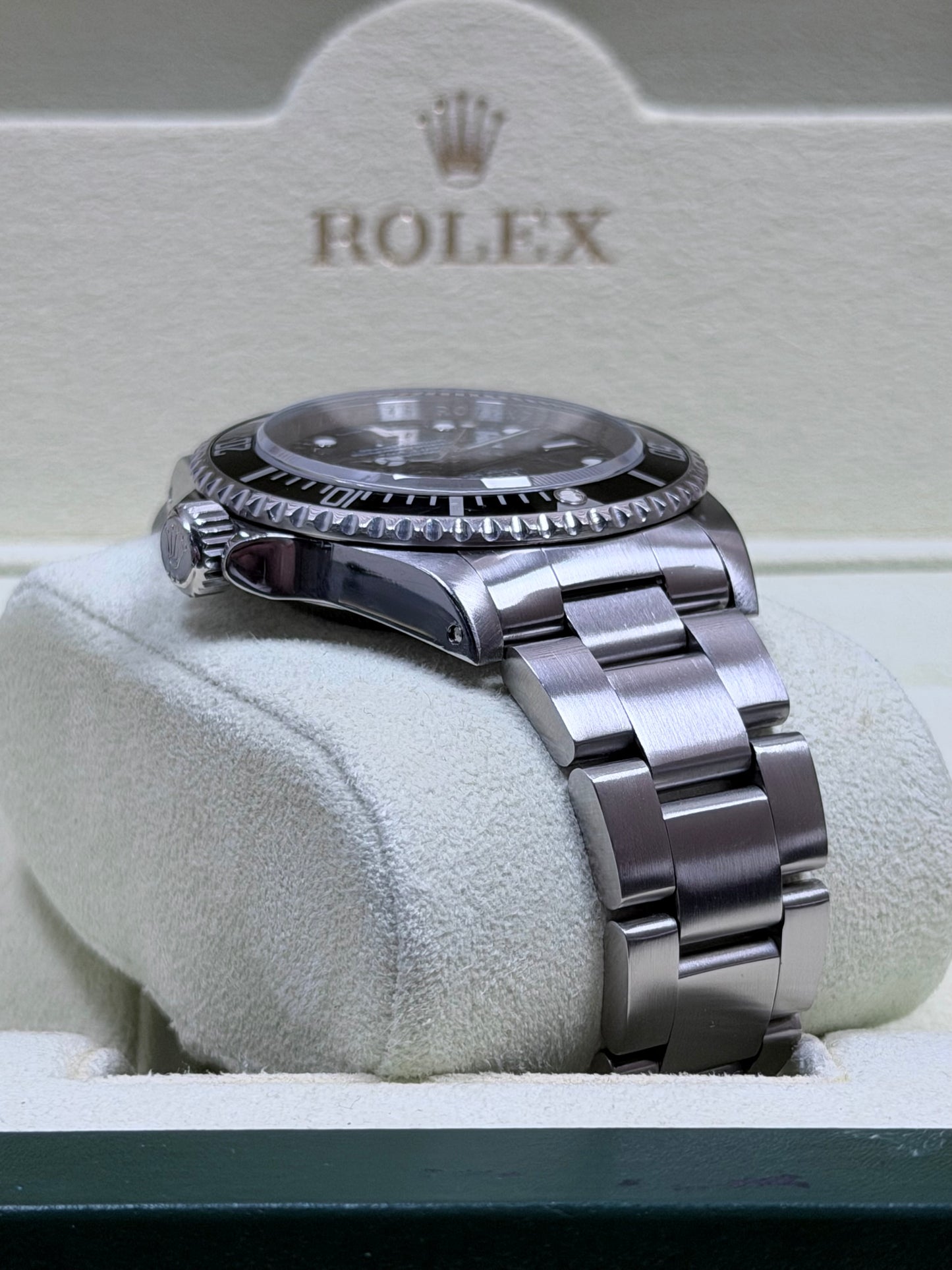 Rolex Submariner No Date 14060M V-Serie Rehaut / 2009 / Box & Uhr / Sehr gut