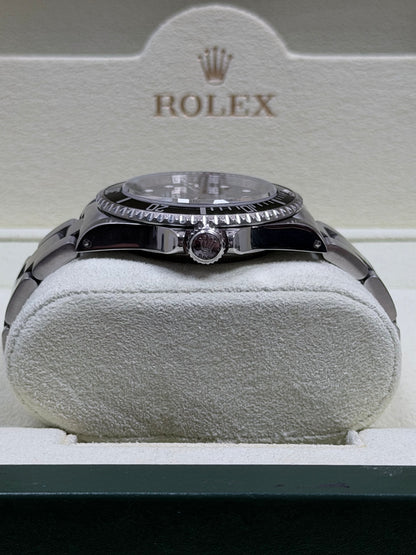 Rolex Submariner No Date 14060M V-Serie Rehaut / 2009 / Box & Uhr / Sehr gut