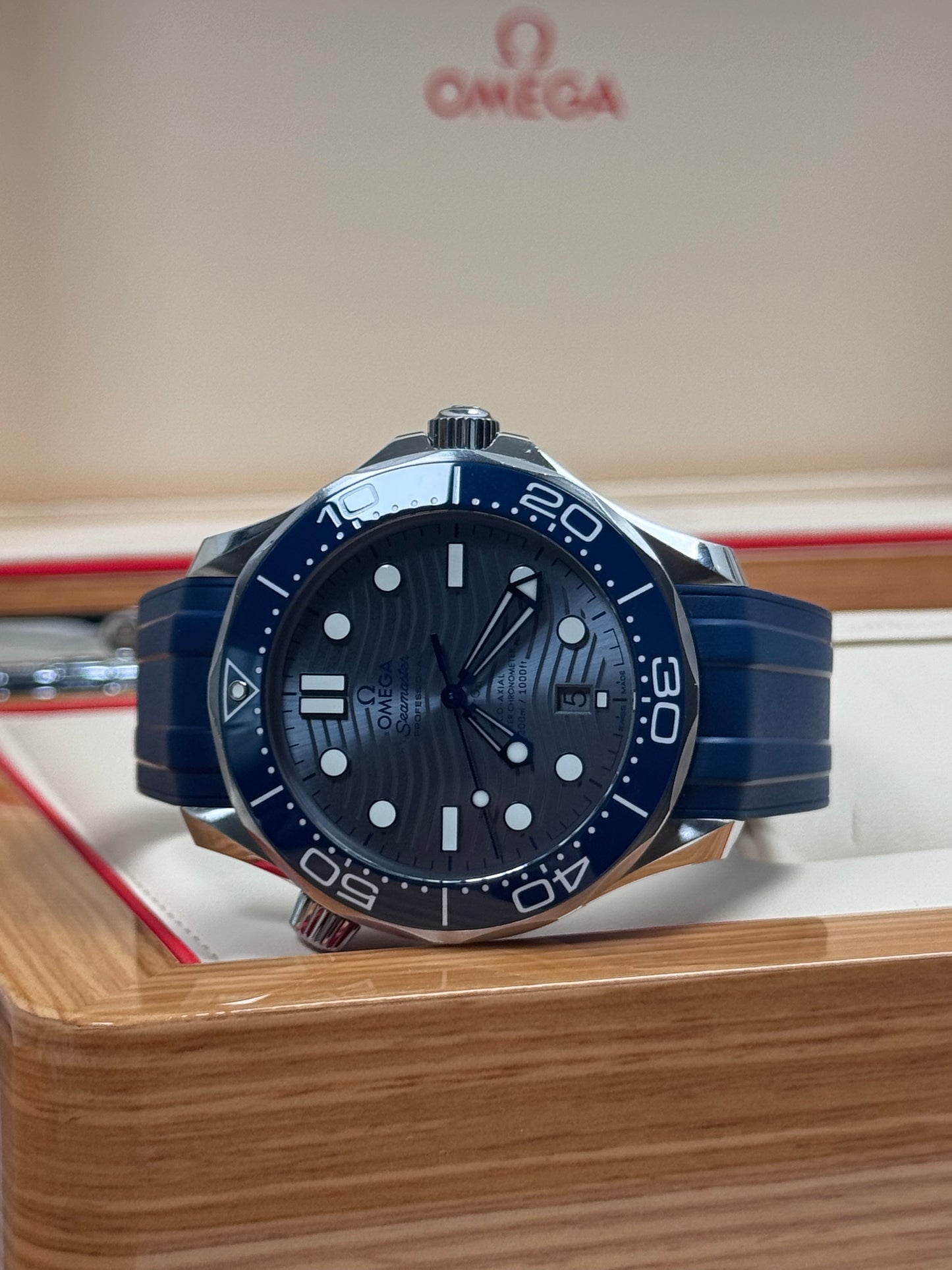 Omega Seamaster Diver 300M Grau Blau / 2020 / Full Set / Sehr gut