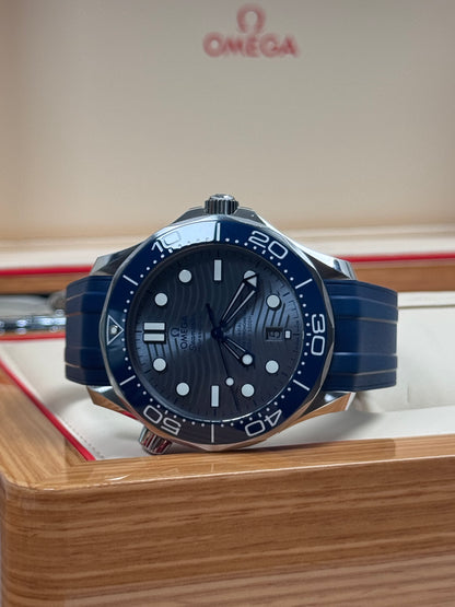 Omega Seamaster Diver 300M Grau Blau / 2020 / Full Set / Sehr gut