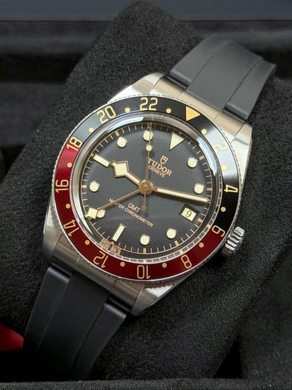 Tudor Black Bay 58 GMT / 2025 / Full Set / Top Zustand