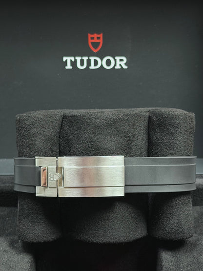 Tudor Black Bay 58 GMT / 2025 / Full Set / Top Zustand