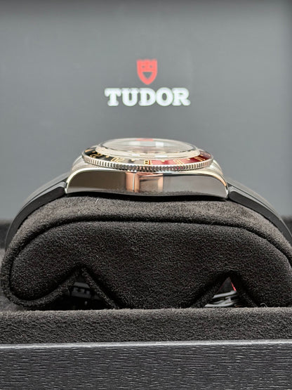Tudor Black Bay 58 GMT / 2025 / Full Set / Top Zustand