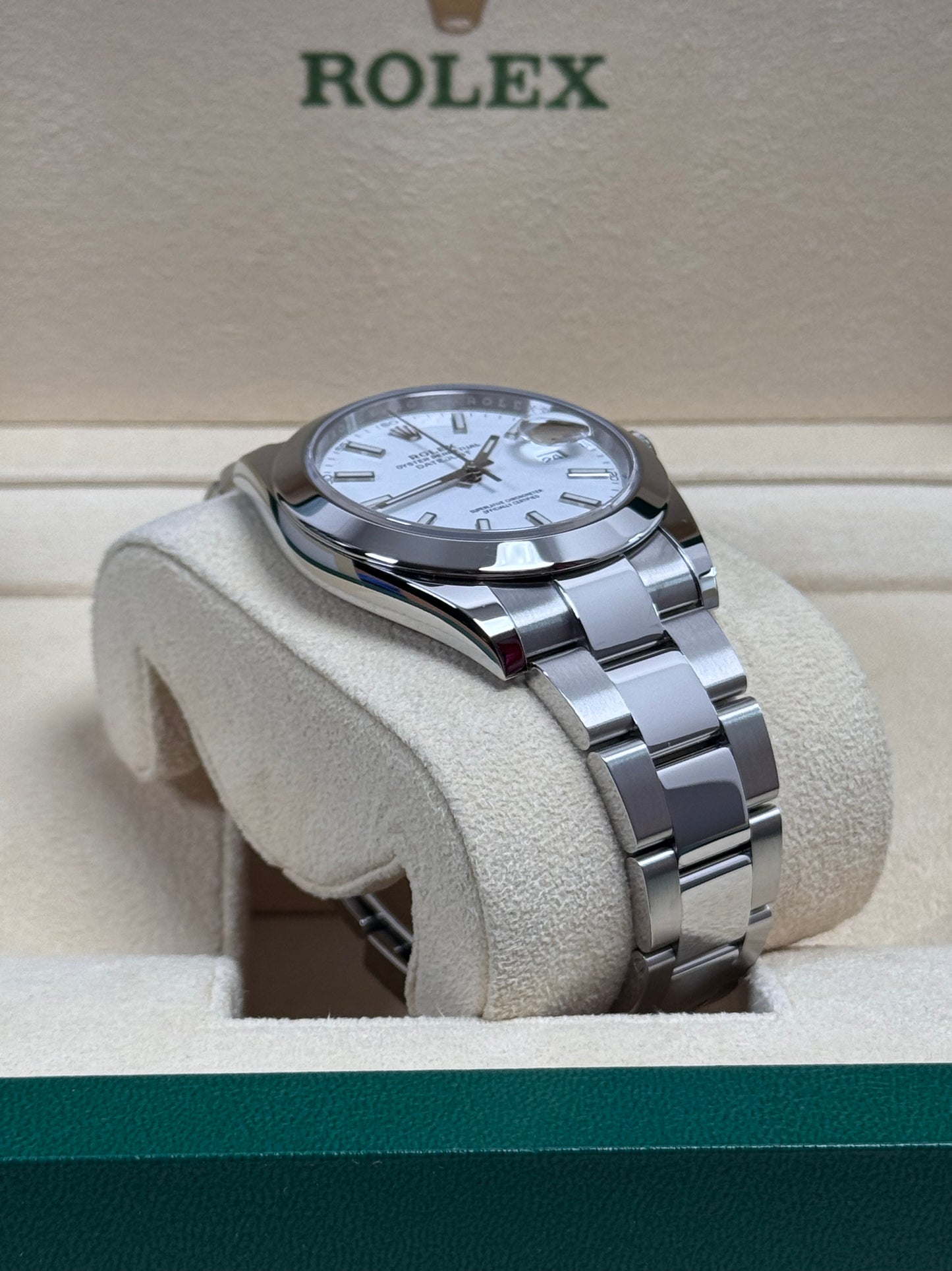 Rolex Datejust 41 126300 Weiß / 2024 / Full Set / Neuwertig