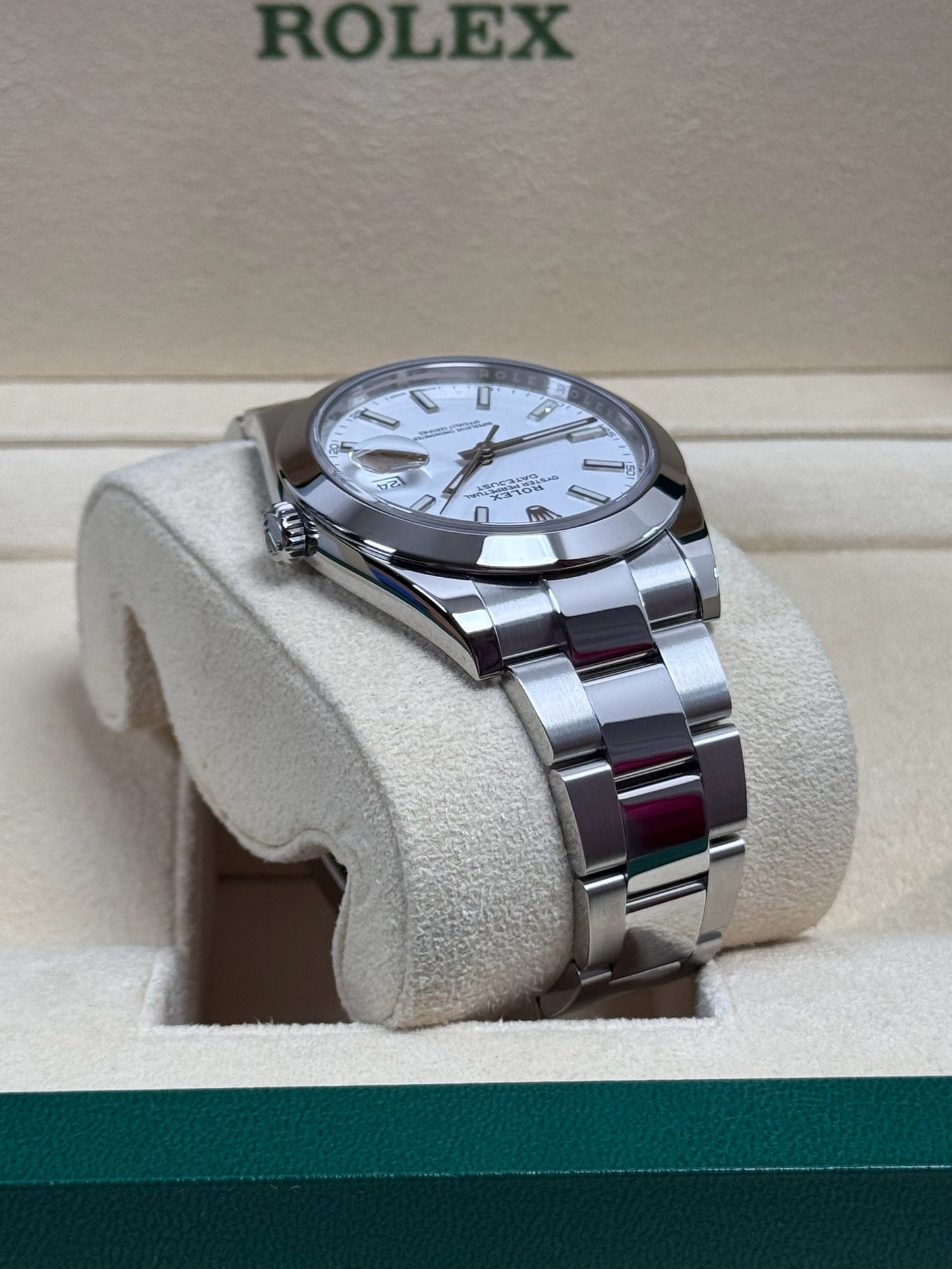 Rolex Datejust 41 126300 Weiß / 2024 / Full Set / Neuwertig
