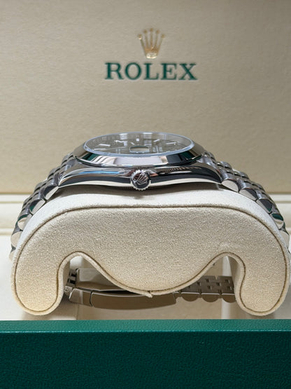 Rolex Datejust 41 126300 Mintgrün / 2026 / Full Set / Ungetragen