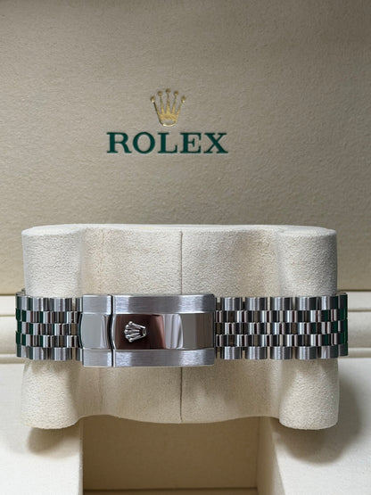 Rolex Datejust 41 126300 Mintgrün / 2026 / Full Set / Ungetragen