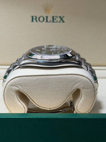 Rolex Datejust 41 126300 Grün Ombré/ 2026 / Full Set / Ungetragen