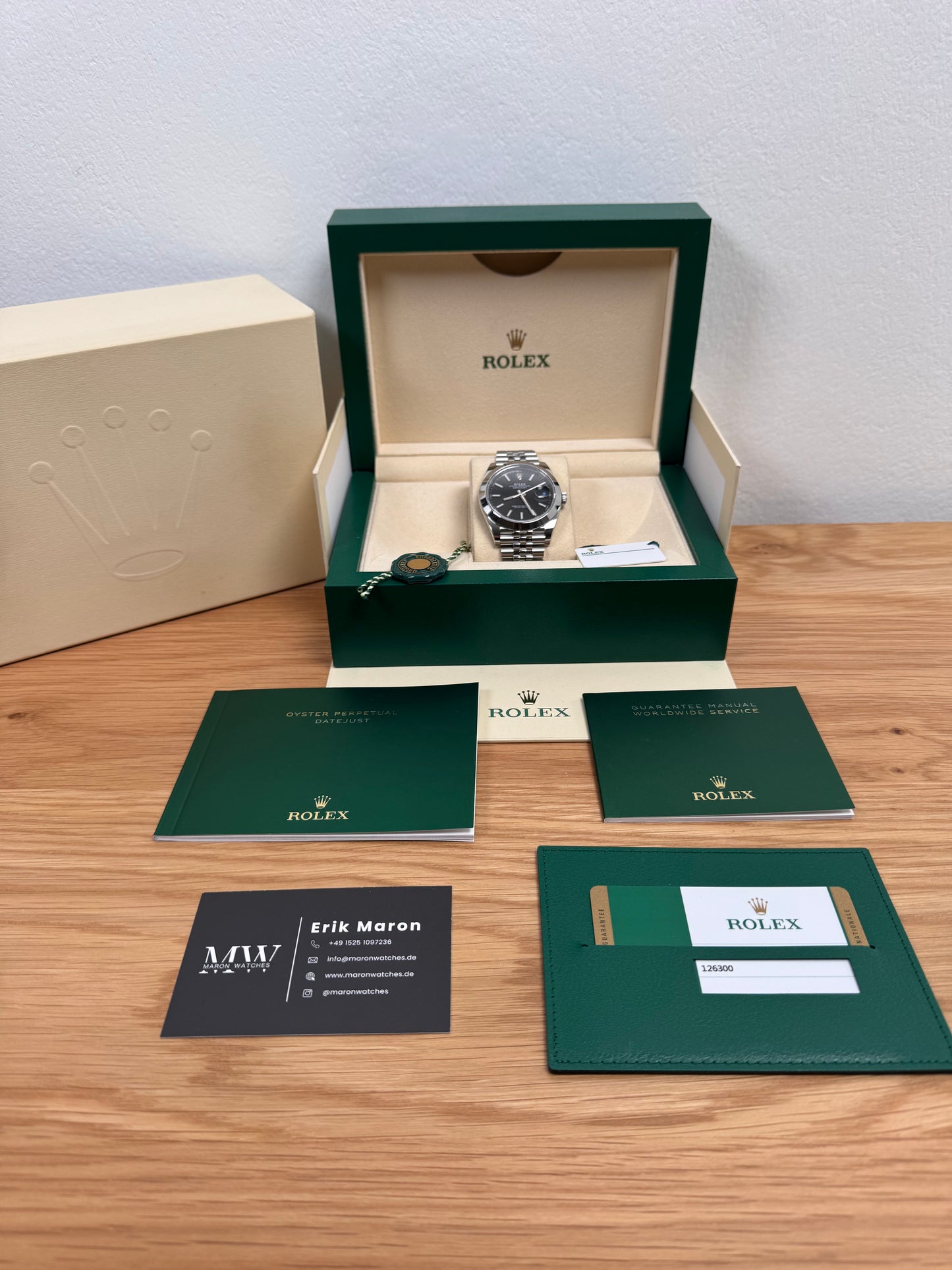 Rolex Datejust 41 126300 Schwarz / 2019 / Full Set / Neuwertig