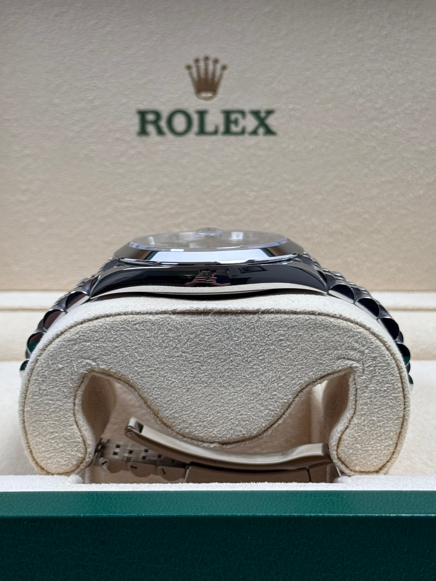 Rolex Datejust 41 126300 Schwarz / 2019 / Full Set / Neuwertig