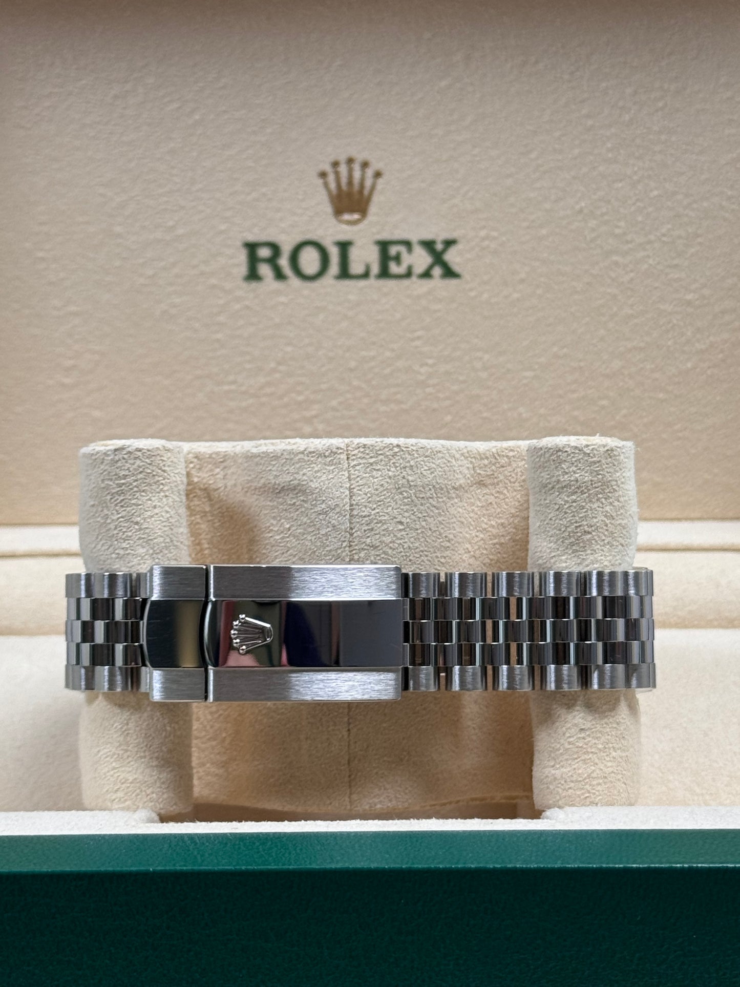Rolex Datejust 41 126300 Schwarz / 2019 / Full Set / Neuwertig