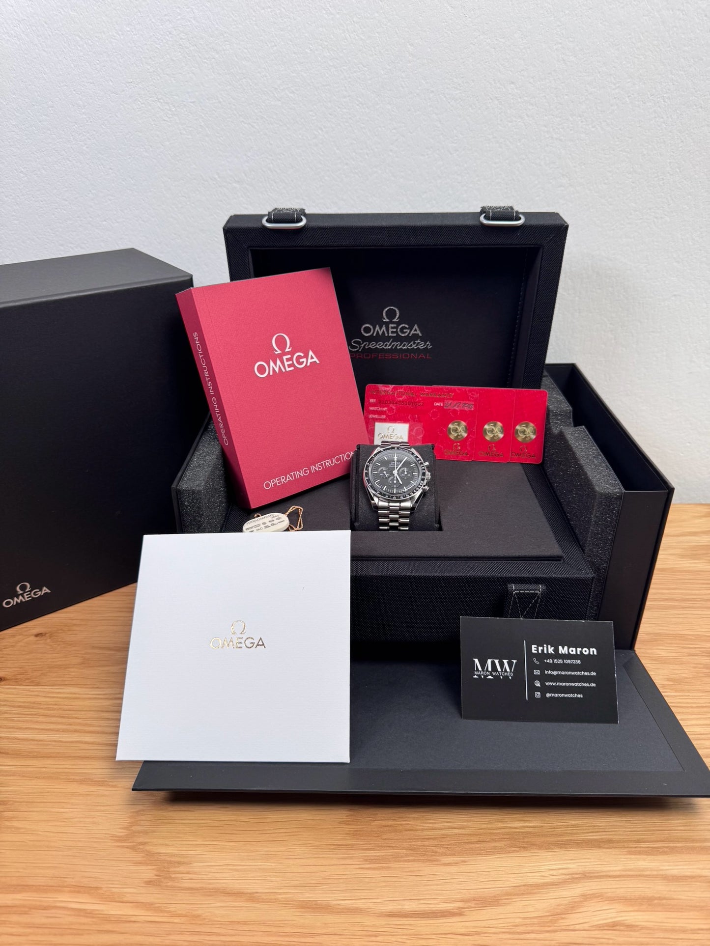 Omega Speedmaster Moonwatch Professional Saphir  / 2023 / Full Set / Neuwertig