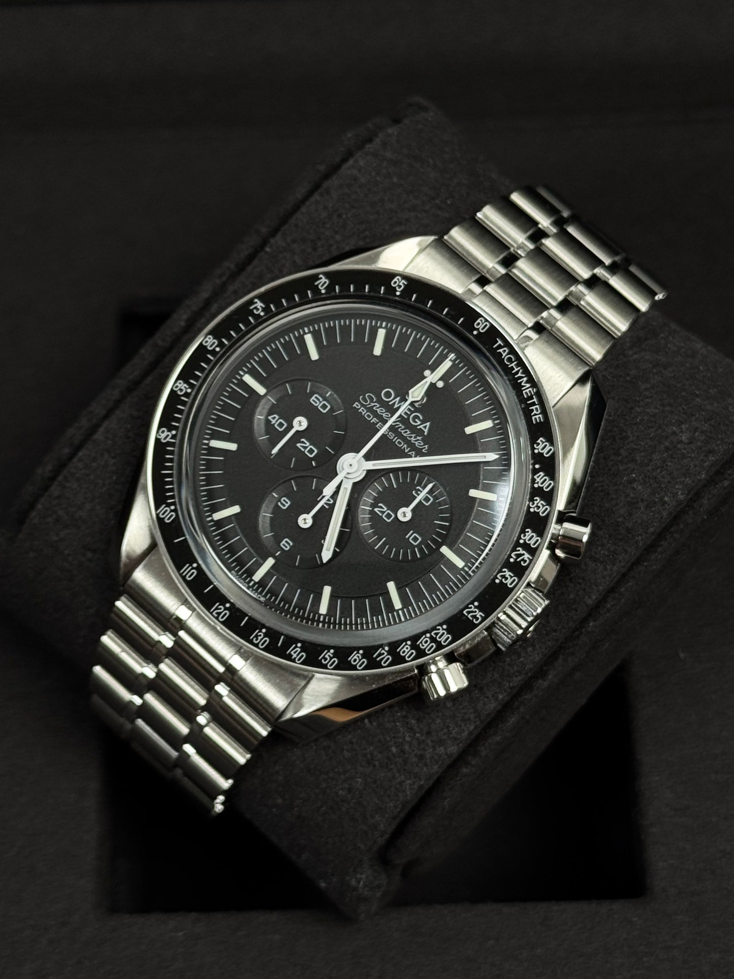 Omega Speedmaster Moonwatch Professional Saphir  / 2023 / Full Set / Neuwertig