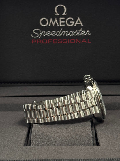 Omega Speedmaster Moonwatch Professional Saphir  / 2023 / Full Set / Neuwertig