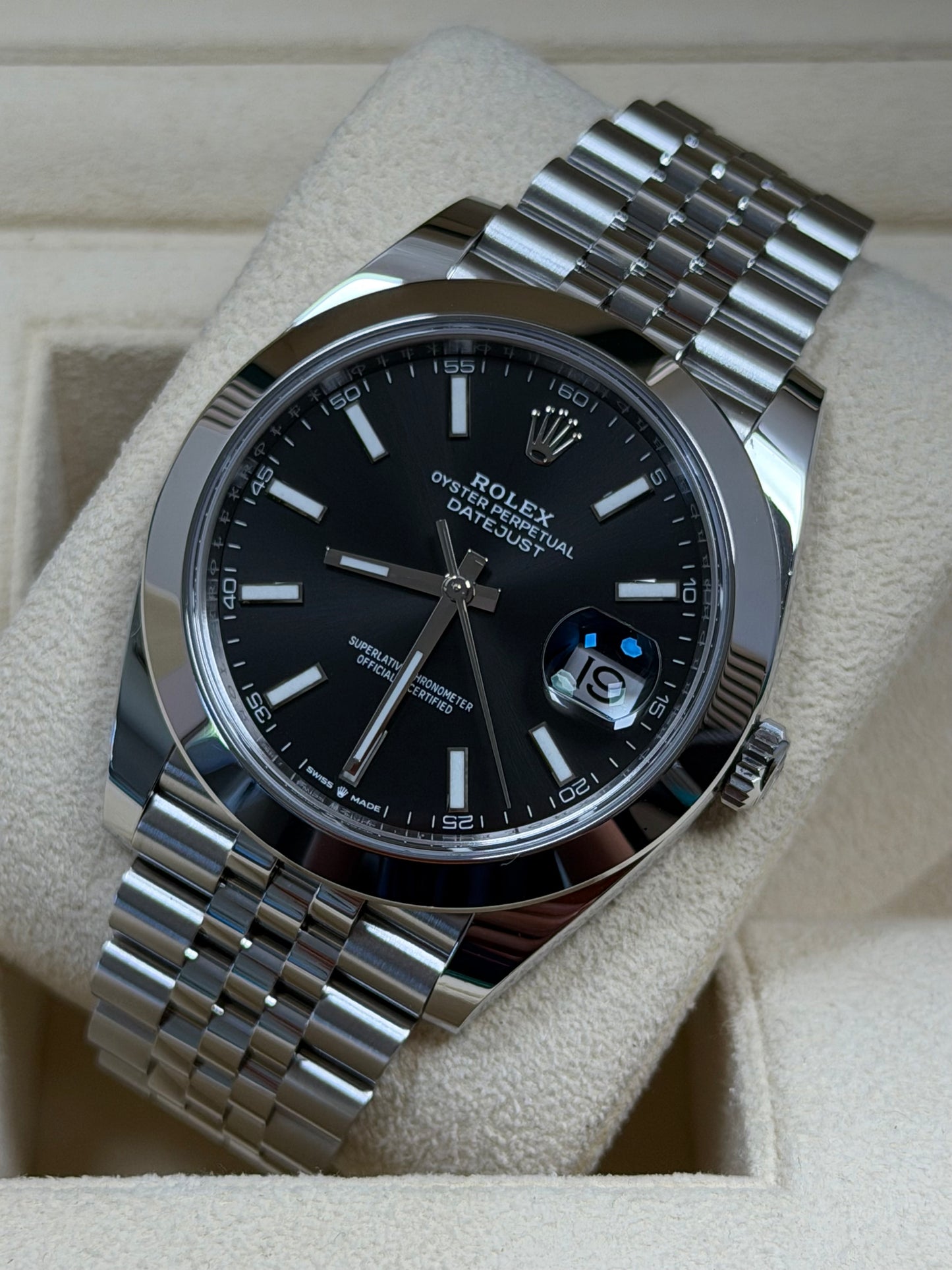 Rolex Datejust 41 126300 Schwarz / 2024 / Full Set / Sehr gut