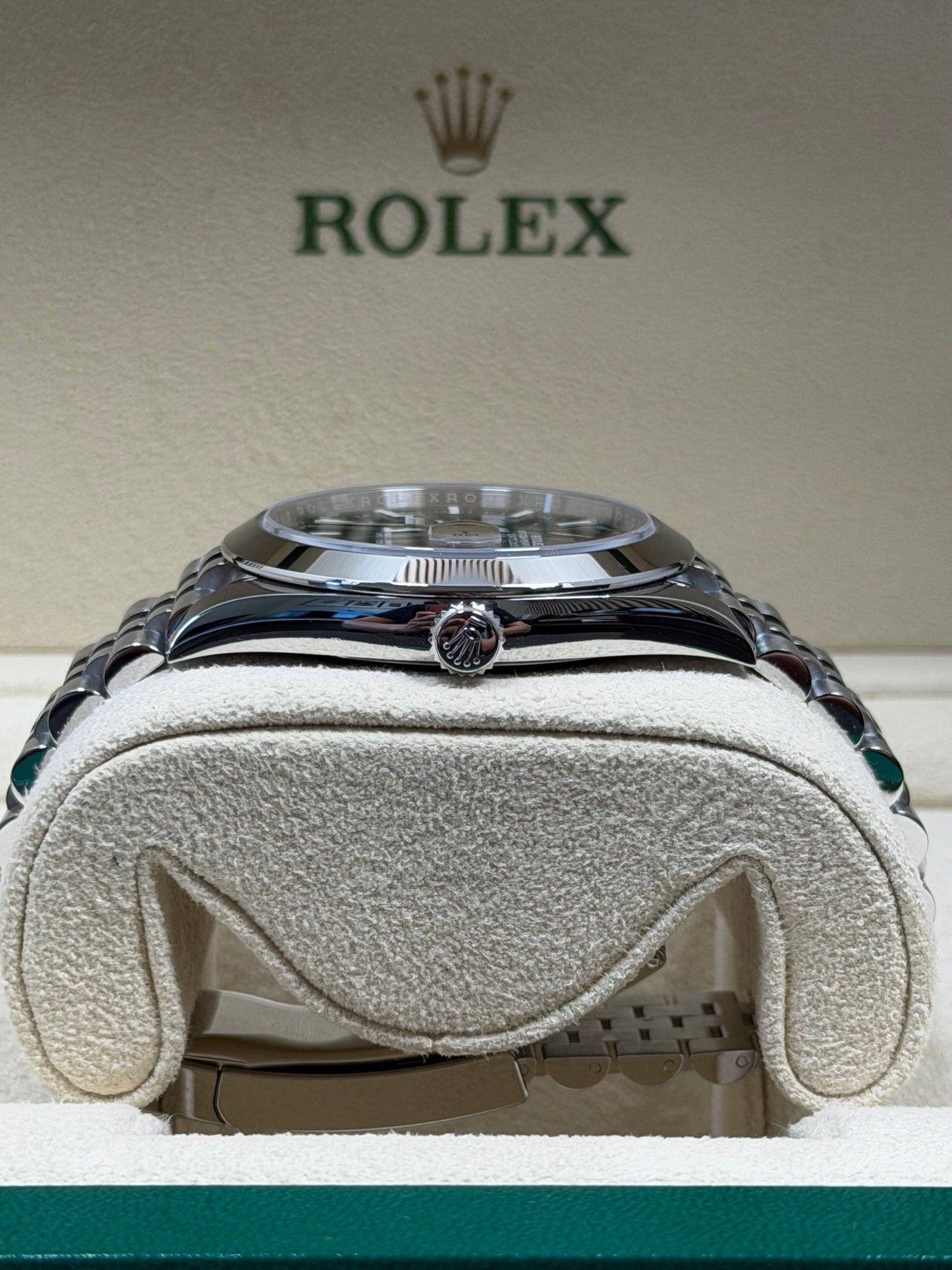 Rolex Datejust 41 126300 Schwarz / 2024 / Full Set / Sehr gut