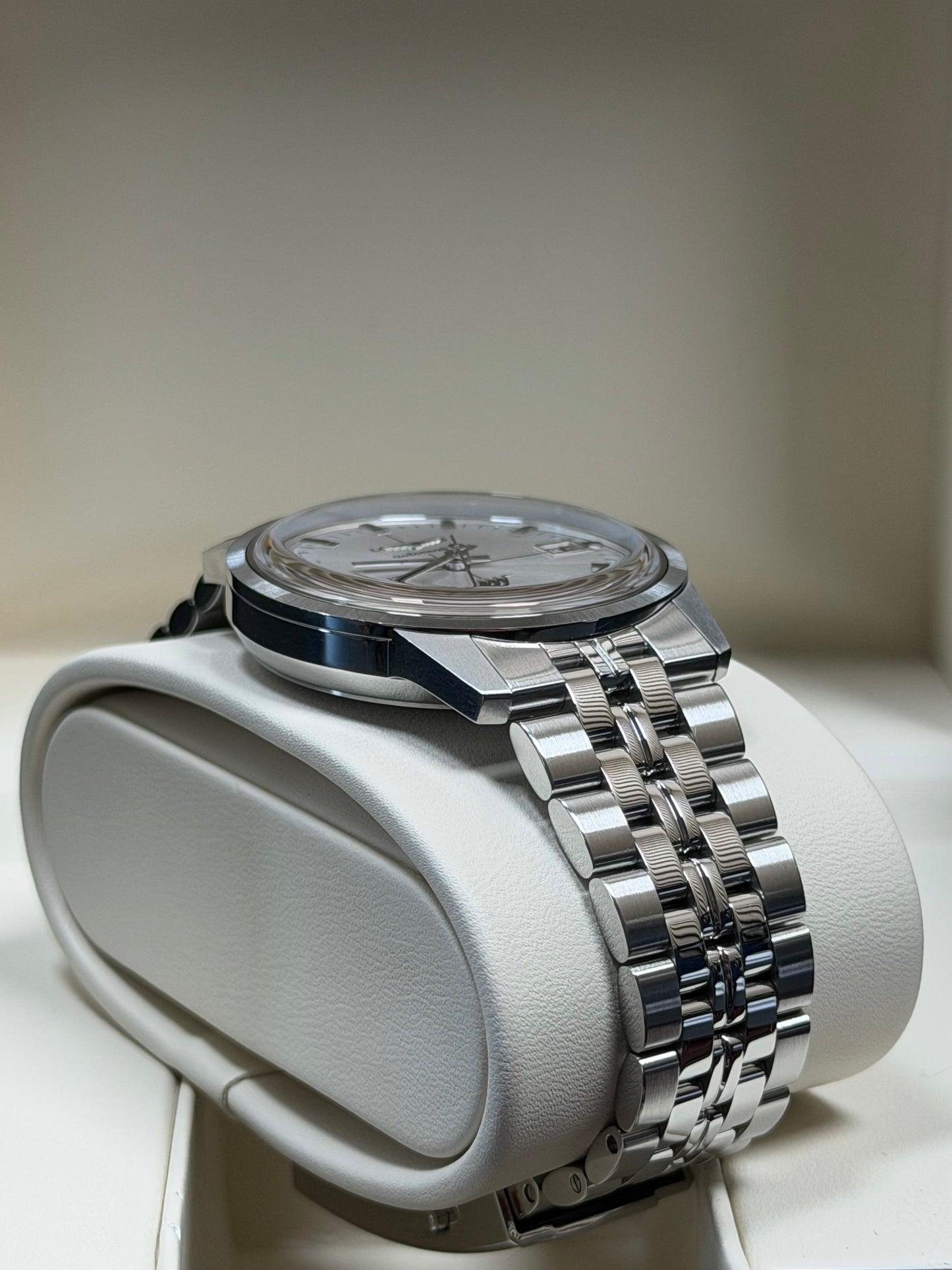 Longines Ultra-Chron Classic 37mm / 2025 / Full Set / Top Zustand