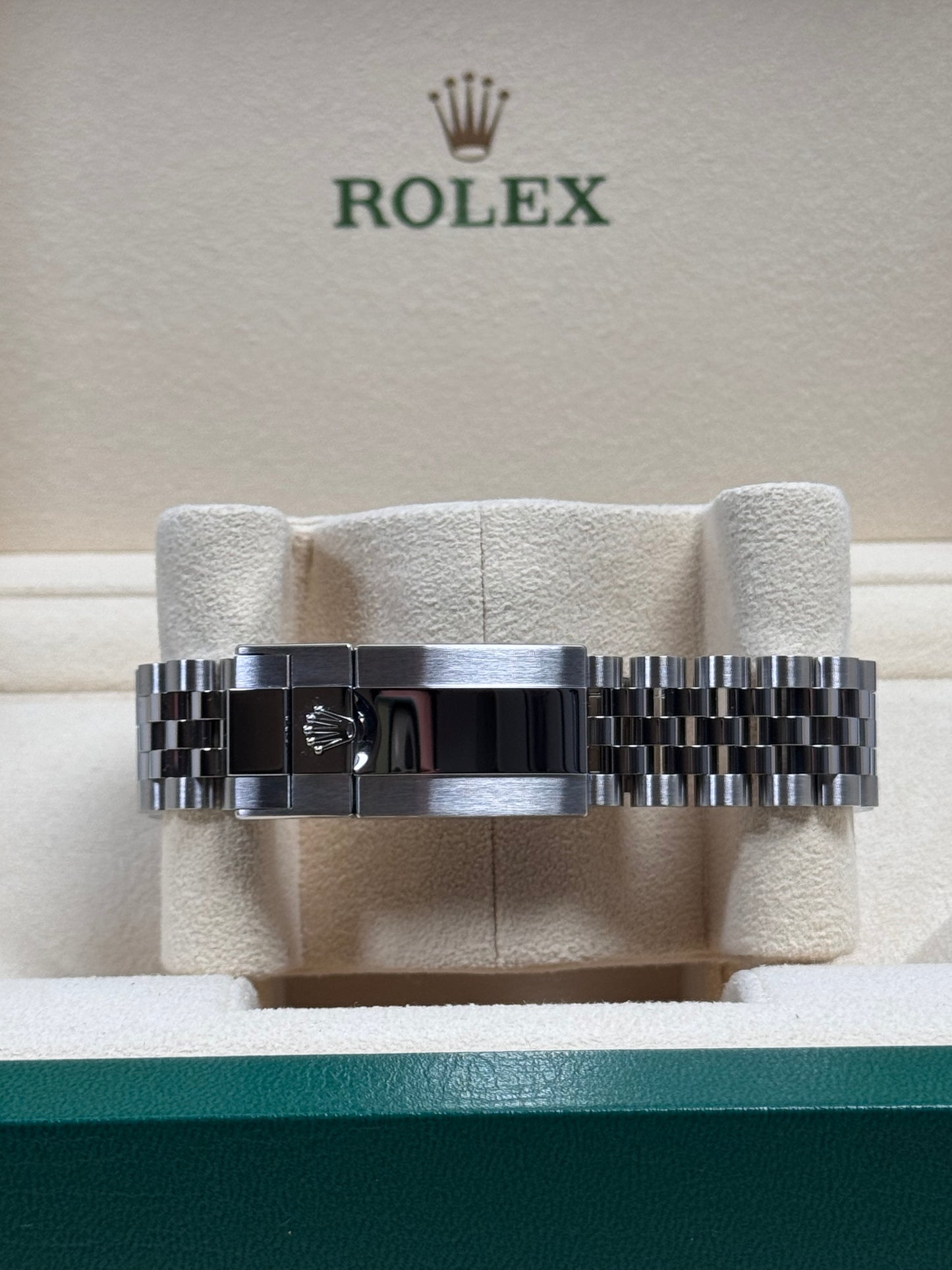 Rolex GMT Master 2 "Pepsi" 126710BLRO / 2024 / Full Set / Ungetragen