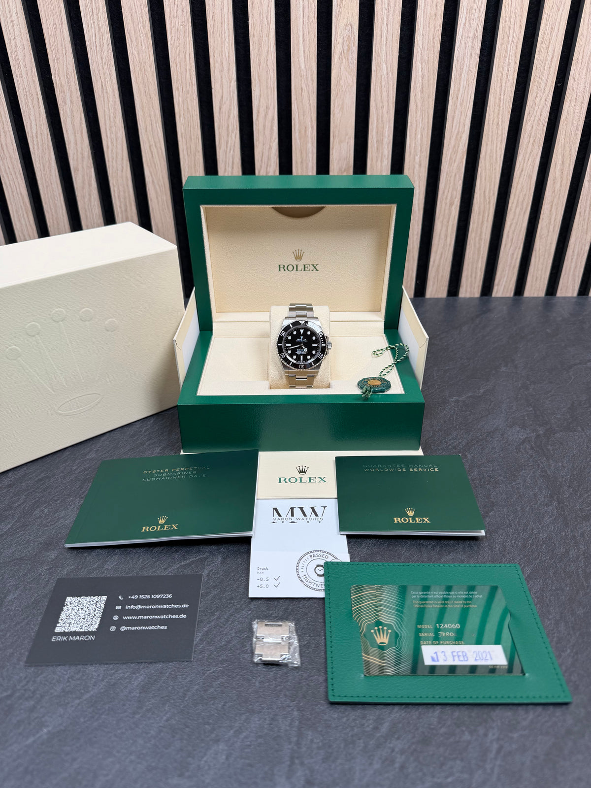Rolex Submariner No Date 124060 / 2021 / Full Set / Top Zustand