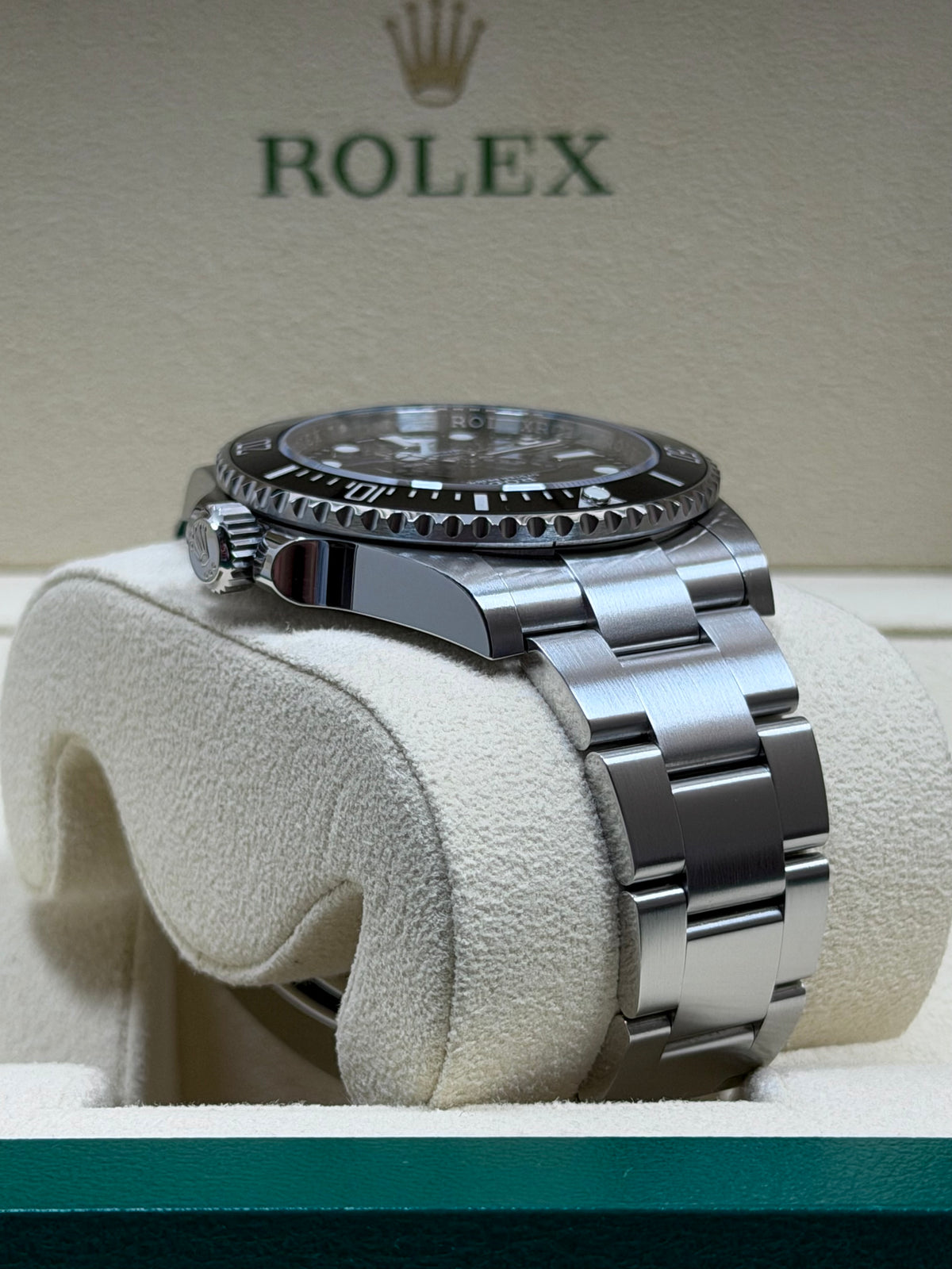 Rolex Submariner No Date 124060 / 2021 / Full Set / Top Zustand