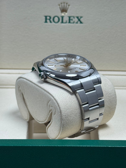 Rolex Oyster Perpetual 41 Silber 124300 / 2025 / Full Set / Neuwertig