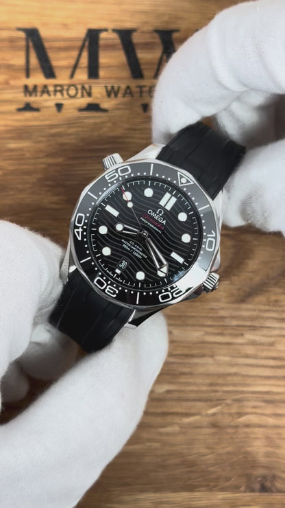 Omega Seamaster Diver 300M Schwarz / 2021 / Full Set / Sehr gut