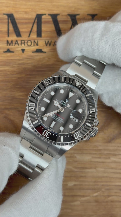 Rolex Sea-Dweller 126600 / 2024 / Full Set / Sehr gut