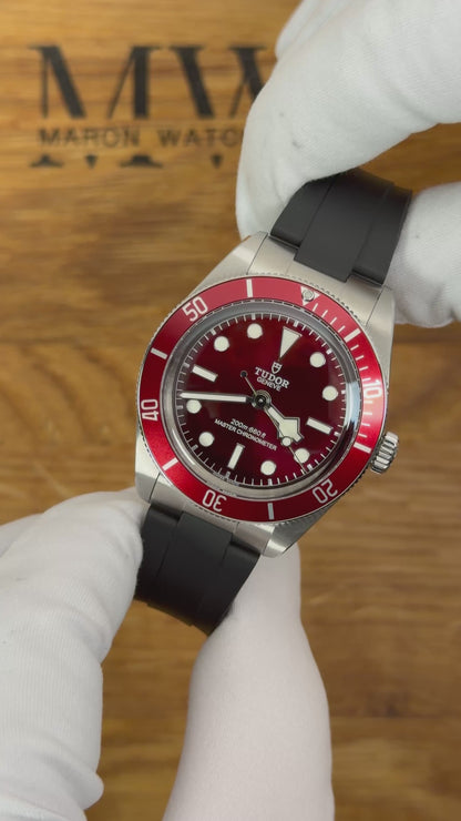 Tudor Black Bay 58 Bordeaux / 2025 / Full Set / Neuwertig