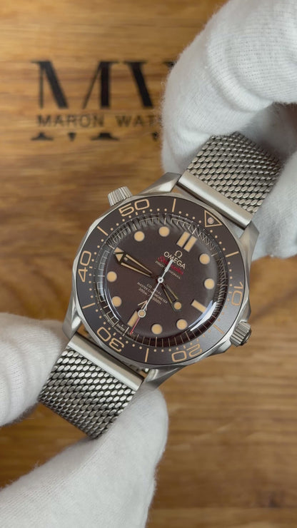 Omega Seamaster Diver 300M Titan 007 Edition / 2022 / Full Set / Top Zustand